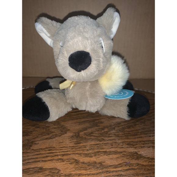 Beautiful NWT Manhattan Toy Company Floppies Holiday Deer 9" Plush - Picture 2 of 6